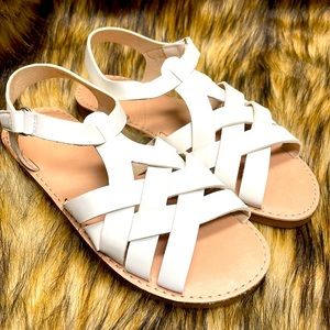 Zara kids, size 31, sandals, white , brand new but no tags? Never worn
